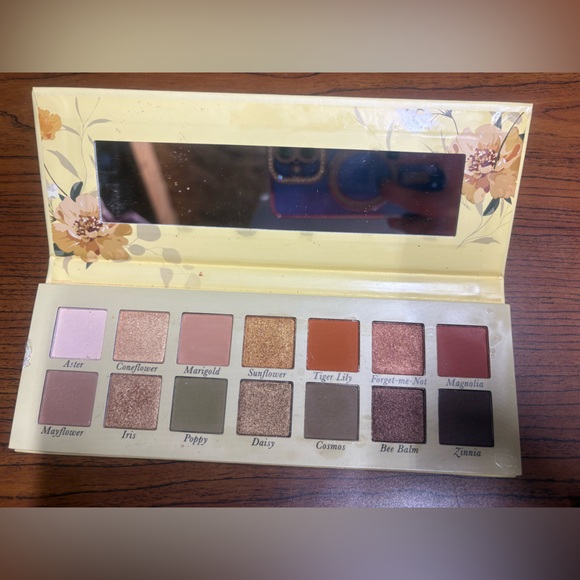 MAKEUP BUNDLE- Too Faced Sweet Peach, Laura, Maybelline, BCB - Picture 2 of 4
